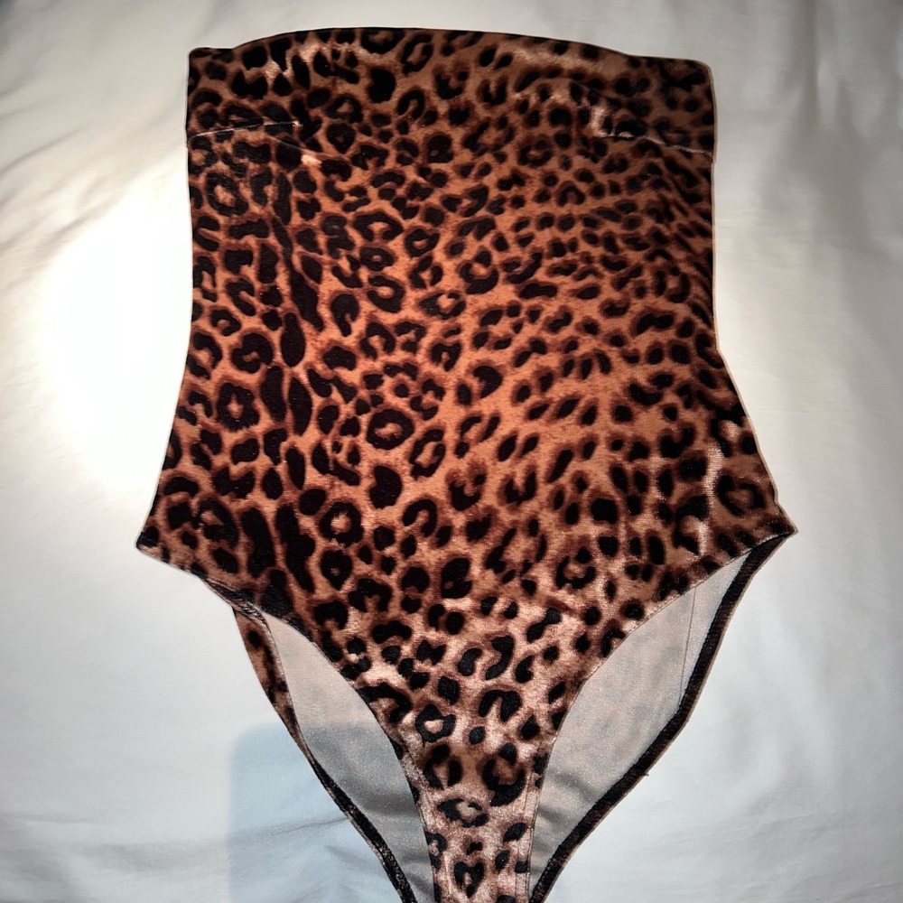 velvet cheetah print strapless bodysuit
